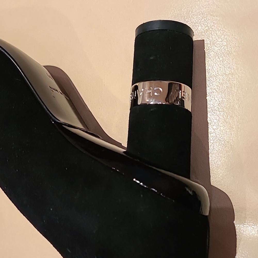 CHANEL black suede pumps with chrome and patent leather details. Size 40 - Picture 10 of 16